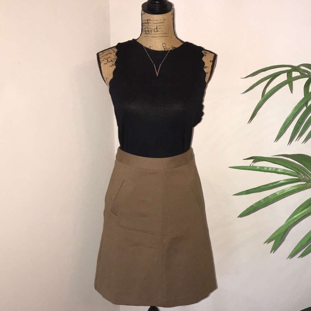 Mario Serrani • Tan / Brown A Line Skirt Size 2